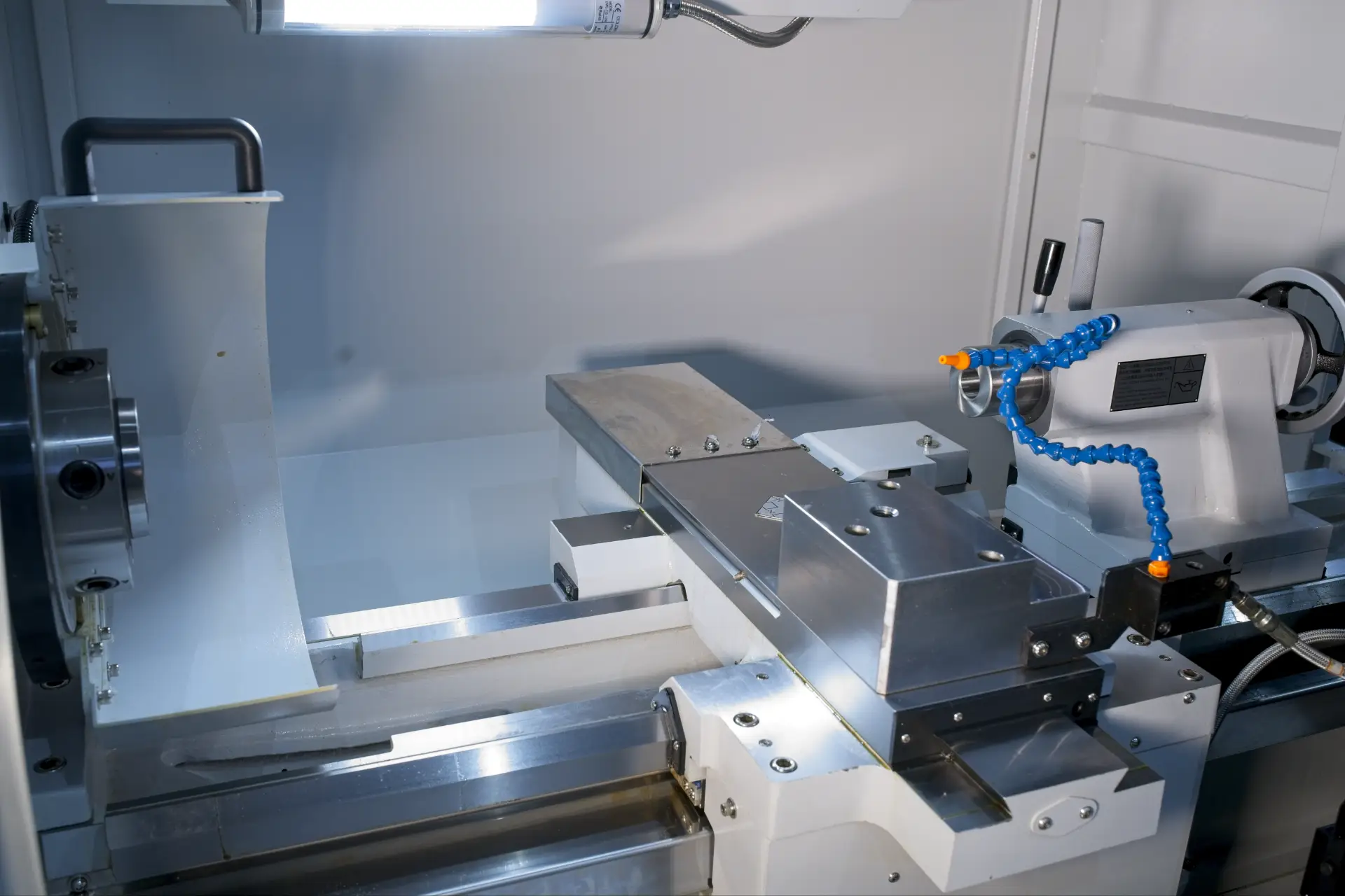 Innenraum einer Zyklendrehmaschine Dialog E-46 Innenraum einer Zyklendrehmaschine Dialog E-46