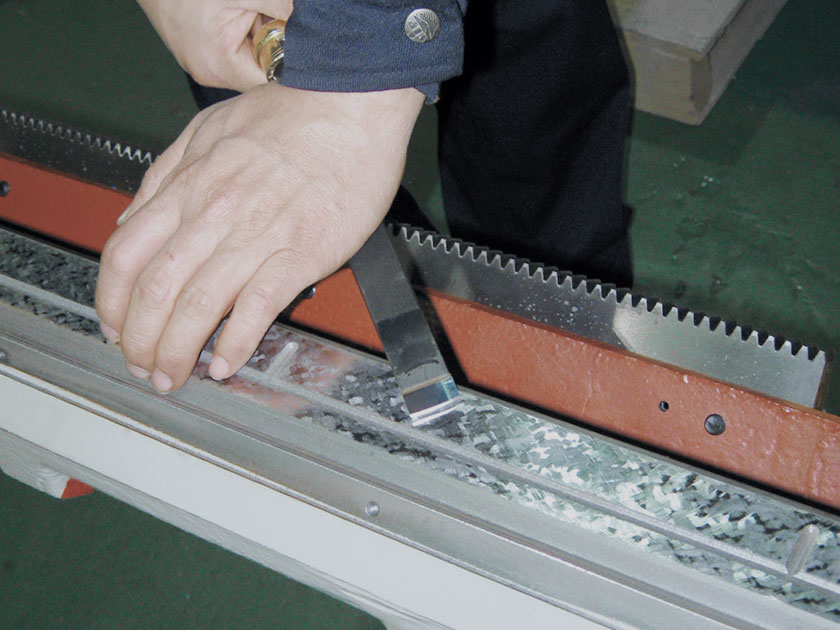 Handgeschabte Führungen der Rundschleifmaschine