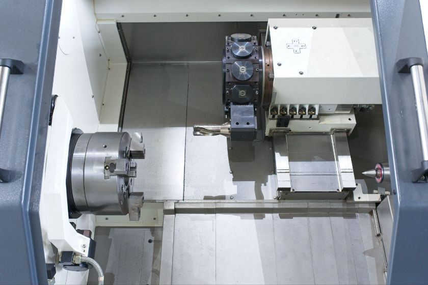 Der optimierte Innenraum der CNC-Drehmaschine Der optimierte Innenraum der CNC-Drehmaschine