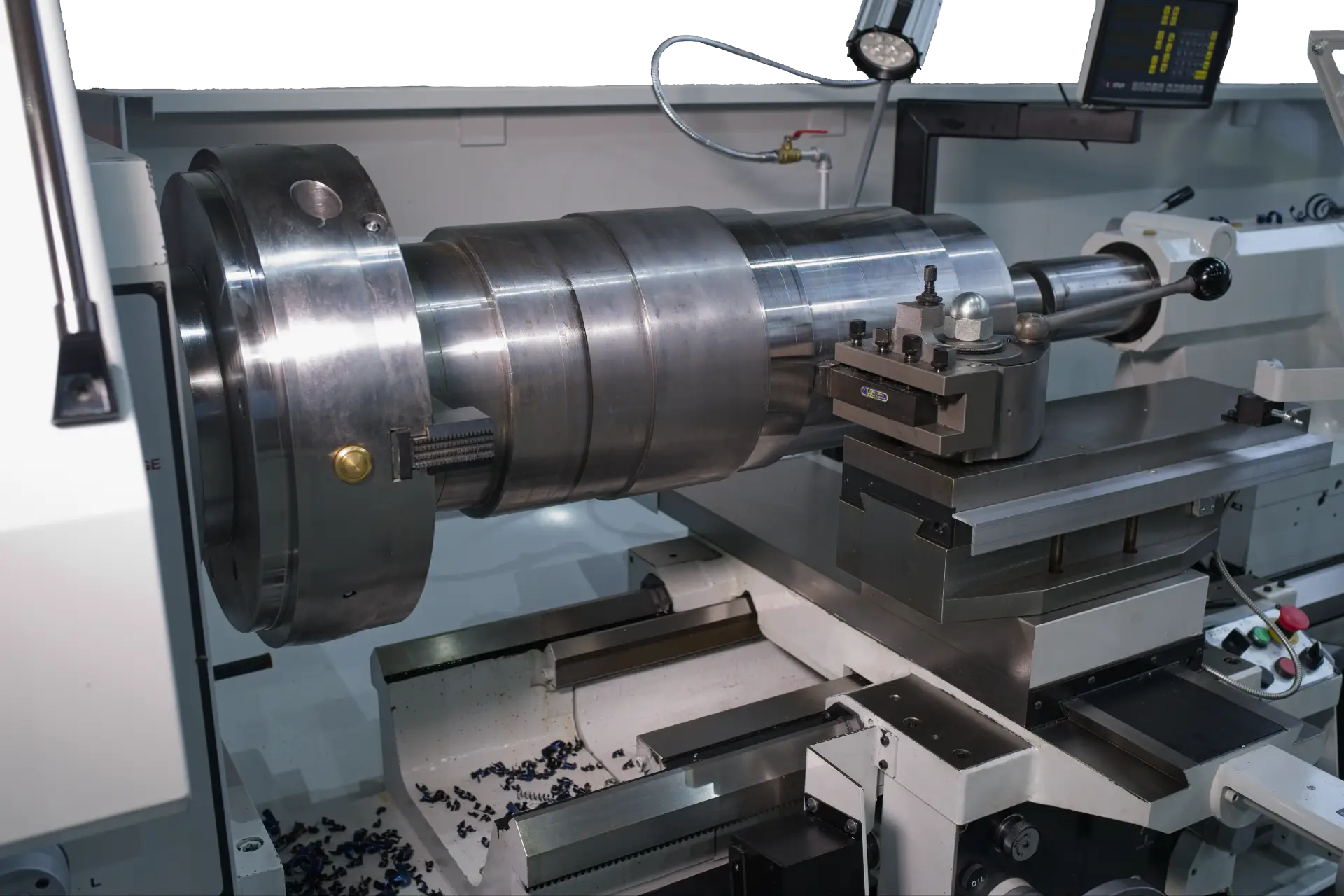 Bearbeitungsbereich einer konv. Drehmaschine SJ-860 Bearbeitungsbereich einer konv. Drehmaschine SJ-860